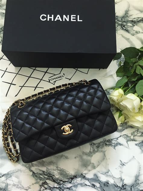 chanel tasche 2.55 preis|Die 2.55 von Chanel: In Taschen investieren .